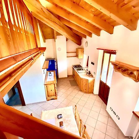 Attico Panoramico Con Soppalco Apartment Gignod Exterior photo